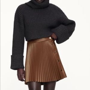 ZARA PLEATHER PLEATED SKIRT